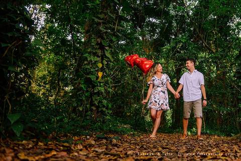ensaio de casal, vestido florido para ensaio, jardim botanico de santos, ensaio de casal, fotografia de casamento, fabiana e julio, pre-wedding, dicas para ensaio de casal, baloes para ensaio de casal, buque para ensaio'