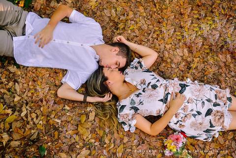 ensaio de casal, vestido florido para ensaio, jardim botanico de santos, ensaio de casal, fotografia de casamento, fabiana e julio, pre-wedding, dicas para ensaio de casal, baloes para ensaio de casal, buque para ensaio'