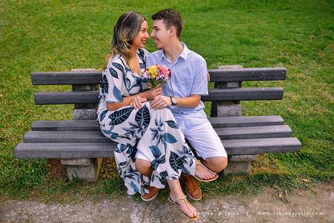 ensaio de casal, vestido florido para ensaio, jardim botanico de santos, ensaio de casal, fotografia de casamento, fabiana e julio, pre-wedding, dicas para ensaio de casal, baloes para ensaio de casal, buque para ensaio'