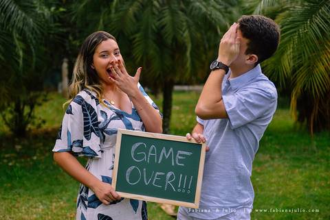 ensaio de casal, vestido florido para ensaio, jardim botanico de santos, ensaio de casal, fotografia de casamento, fabiana e julio, pre-wedding, dicas para ensaio de casal, baloes para ensaio de casal, buque para ensaio'