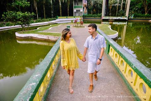 ensaio de casal, vestido florido para ensaio, jardim botanico de santos, ensaio de casal, fotografia de casamento, fabiana e julio, pre-wedding, dicas para ensaio de casal, baloes para ensaio de casal, buque para ensaio'
