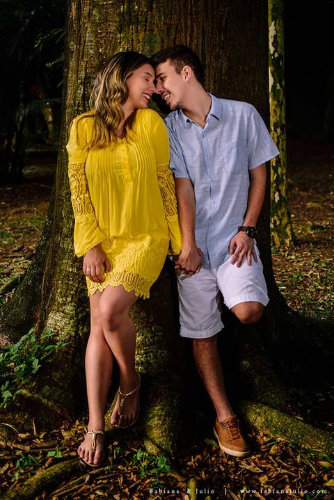 ensaio de casal, vestido florido para ensaio, jardim botanico de santos, ensaio de casal, fotografia de casamento, fabiana e julio, pre-wedding, dicas para ensaio de casal, baloes para ensaio de casal, buque para ensaio'