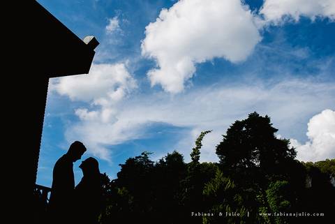 ensaio de casal, campos do jordao, antix, amoantix, antiquete, noiva, ensaio de casal, mosteiro, ensaio no mosteiro, fabiana e julio, fotografia para sempre, ensaio de casal externo, ensaio de casal em campos do jordão. ensaio de casal, campos do jordao, '