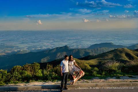 ensaio de casal, campos do jordao, antix, amoantix, antiquete, noiva, ensaio de casal, mosteiro, ensaio no mosteiro, fabiana e julio, fotografia para sempre, ensaio de casal externo, ensaio de casal em campos do jordão. '