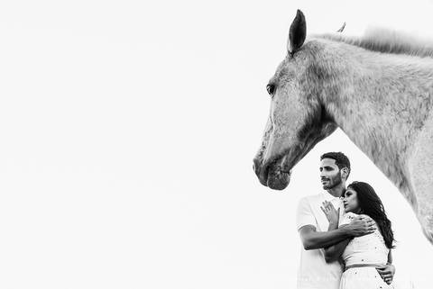 ensaio de casal, campos do jordao, antix, amoantix, antiquete, noiva, ensaio de casal, mosteiro, ensaio no mosteiro, fabiana e julio, fotografia para sempre, ensaio de casal externo, ensaio de casal em campos do jordão. ensaio de casal, campos do jordao, '