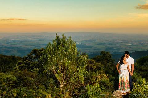 ensaio de casal, campos do jordao, antix, amoantix, antiquete, noiva, ensaio de casal, mosteiro, ensaio no mosteiro, fabiana e julio, fotografia para sempre, ensaio de casal externo, ensaio de casal em campos do jordão. '