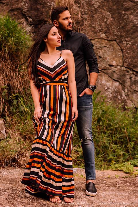 ensaio de csal, mairiporã, pedreira do DIB, ensaio de casal externo, look para ensaio, fabiana e julio, fotografia para sempre, victor mattos, andressa helena, espaço serra do mar, casamento, noivos, vestido de noiva, vestido listrado'