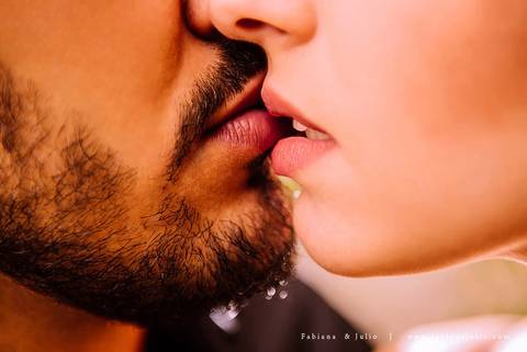 ensaio de csal, mairiporã, pedreira do DIB, ensaio de casal externo, look para ensaio, fabiana e julio, fotografia para sempre, victor mattos, andressa helena, espaço serra do mar, casamento, noivos, vestido de noiva, vestido listrado'