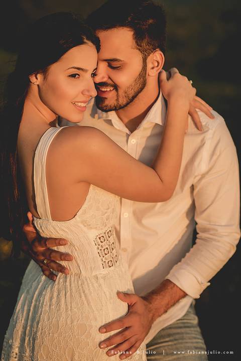 ensaio de csal, mairiporã, pedreira do DIB, ensaio de casal externo, look para ensaio, fabiana e julio, fotografia para sempre, victor mattos, andressa helena, espaço serra do mar, casamento, noivos, vestido de noiva, vestido listradoensaio de csal, mairi'