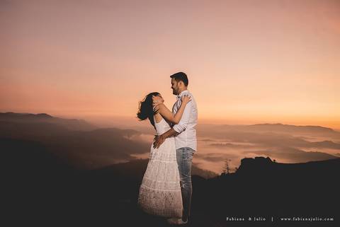 ensaio de csal, mairiporã, pedreira do DIB, ensaio de casal externo, look para ensaio, fabiana e julio, fotografia para sempre, victor mattos, andressa helena, espaço serra do mar, casamento, noivos, vestido de noiva, vestido listradoensaio de csal, mairi'