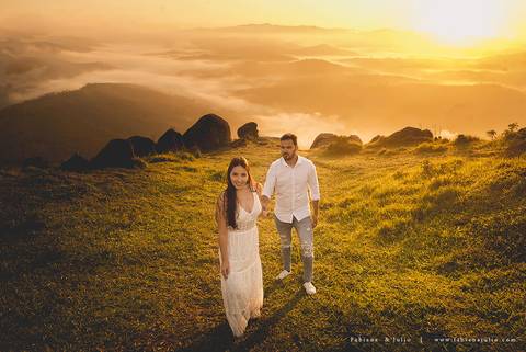 ensaio de csal, mairiporã, pedreira do DIB, ensaio de casal externo, look para ensaio, fabiana e julio, fotografia para sempre, victor mattos, andressa helena, espaço serra do mar, casamento, noivos, vestido de noiva, vestido listradoensaio de csal, mairi'