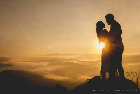 ensaio de csal, mairiporã, pedreira do DIB, ensaio de casal externo, look para ensaio, fabiana e julio, fotografia para sempre, victor mattos, andressa helena, espaço serra do mar, casamento, noivos, vestido de noiva, vestido listradoensaio de csal, mairi'