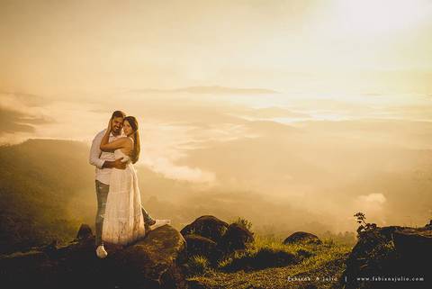 ensaio de csal, mairiporã, pedreira do DIB, ensaio de casal externo, look para ensaio, fabiana e julio, fotografia para sempre, victor mattos, andressa helena, espaço serra do mar, casamento, noivos, vestido de noiva, vestido listradoensaio de csal, mairi'