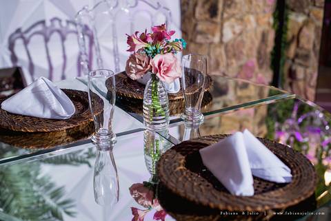 chacara do mosteiro, casamento, dia da noiva, gattos coiffeur, gaby da gattos, buffet sampaio, buque rosa, cerimonia no buffet, doces finos, noivo de preto, jeep compass, cadeira de cristal, valsa dos noivos, noiva, noivo , fabiana e julio'