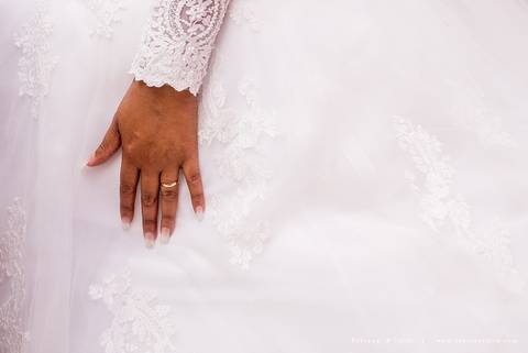 chacara do mosteiro, casamento, dia da noiva, gattos coiffeur, gaby da gattos, buffet sampaio, buque rosa, cerimonia no buffet, doces finos, noivo de preto, jeep compass, cadeira de cristal, valsa dos noivos, noiva, noivo , fabiana e julio'