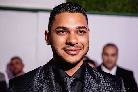 chacara do mosteiro, casamento, dia da noiva, gattos coiffeur, gaby da gattos, buffet sampaio, buque rosa, cerimonia no buffet, doces finos, noivo de preto, jeep compass, cadeira de cristal, valsa dos noivos, noiva, noivo , fabiana e julio'