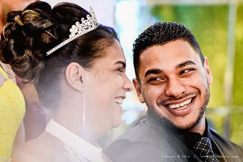 chacara do mosteiro, casamento, dia da noiva, gattos coiffeur, gaby da gattos, buffet sampaio, buque rosa, cerimonia no buffet, doces finos, noivo de preto, jeep compass, cadeira de cristal, valsa dos noivos, noiva, noivo , fabiana e julio'