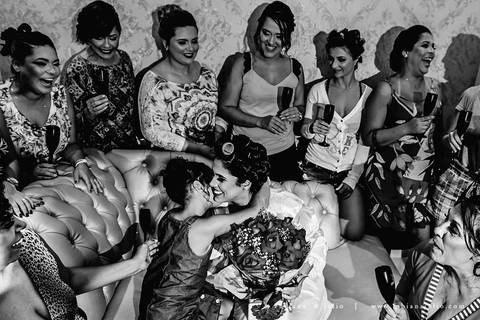 mariana assis, dia da noiva, loubg mariana assis, acic, casamento no acic, shamah flores, buque rosa, ursinho para daminha, daminha com urso, alianças no urso, vestido de noiva, fabiana e julio, fotografia de casamento, igreja são franscido de assis cubat'