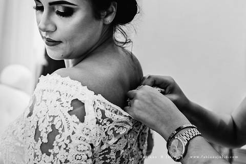 mariana assis, dia da noiva, loubg mariana assis, acic, casamento no acic, shamah flores, buque rosa, ursinho para daminha, daminha com urso, alianças no urso, vestido de noiva, fabiana e julio, fotografia de casamento, igreja são franscido de assis cubat'