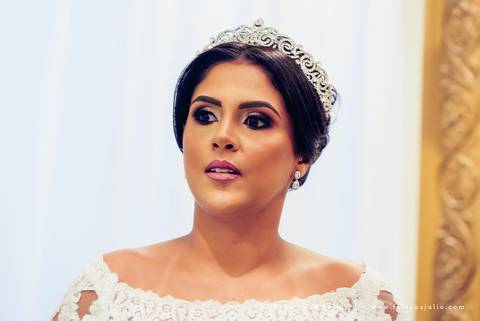 mariana assis, dia da noiva, loubg mariana assis, acic, casamento no acic, shamah flores, buque rosa, ursinho para daminha, daminha com urso, alianças no urso, vestido de noiva, fabiana e julio, fotografia de casamento, igreja são franscido de assis cubat'