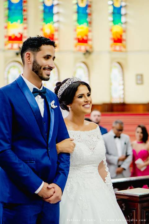 mariana assis, dia da noiva, loubg mariana assis, acic, casamento no acic, shamah flores, buque rosa, ursinho para daminha, daminha com urso, alianças no urso, vestido de noiva, fabiana e julio, fotografia de casamento, azahoo, terno azul'