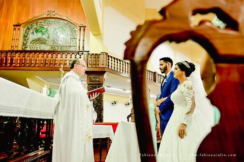 mariana assis, dia da noiva, loubg mariana assis, acic, casamento no acic, shamah flores, buque rosa, ursinho para daminha, daminha com urso, alianças no urso, vestido de noiva, fabiana e julio, fotografia de casamento, azahoo, terno azul'