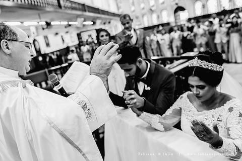 mariana assis, dia da noiva, loubg mariana assis, acic, casamento no acic, shamah flores, buque rosa, ursinho para daminha, daminha com urso, alianças no urso, vestido de noiva, fabiana e julio, fotografia de casamento, azahoo, terno azul'