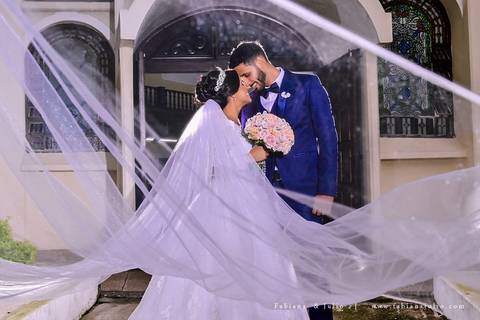 mariana assis, dia da noiva, loubg mariana assis, acic, casamento no acic, shamah flores, buque rosa, ursinho para daminha, daminha com urso, alianças no urso, vestido de noiva, fabiana e julio, fotografia de casamento, azahoo, terno azul'