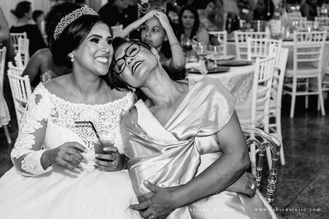 mariana assis, dia da noiva, loubg mariana assis, acic, casamento no acic, shamah flores, buque rosa, ursinho para daminha, daminha com urso, alianças no urso, vestido de noiva, fabiana e julio, fotografia de casamento, azahoo, terno azul'