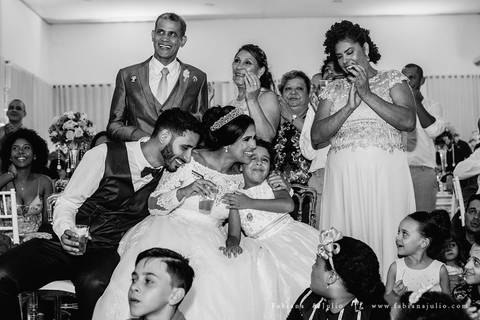 mariana assis, dia da noiva, loubg mariana assis, acic, casamento no acic, shamah flores, buque rosa, ursinho para daminha, daminha com urso, alianças no urso, vestido de noiva, fabiana e julio, fotografia de casamento, azahoo, terno azul'