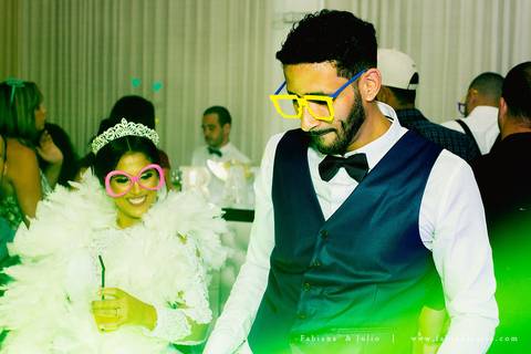 mariana assis, dia da noiva, loubg mariana assis, acic, casamento no acic, shamah flores, buque rosa, ursinho para daminha, daminha com urso, alianças no urso, vestido de noiva, fabiana e julio, fotografia de casamento, azahoo, terno azul'