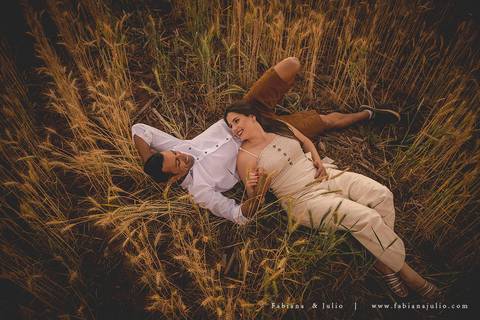 holambra, ensaio de casal, theos turismo, ensaio de casal, fotografo em holambra, girassl, ensaio no girassol, ensaio com flores, ensaio no por do sol, fabiana e julio, casamento, pre-wedding em holambra'