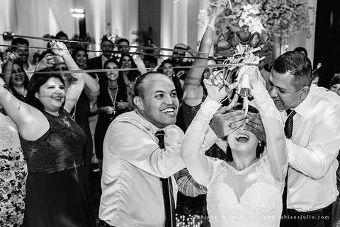 shape, dia da noiva, dia do noiva, casamento no saldanha da gama, casamento na igreja catedral, bruno brum films, dia do noivo na barbearia, fabiana e julio, fotografia para sempre, casamento em santos, RF buufet, juliana martins assessora.'