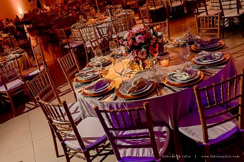 saldanha da gama, buque de rosas, make by clau duarte, dia da noiva clau duarte, santos maison, penteado de noiva, noivo de terno azul, casamento no coração de maria, fabiana e julio, fotografia para sempre, casamento, fotogradia de casamento.'