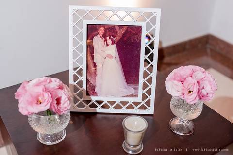 saldanha da gama, buque de rosas, make by clau duarte, dia da noiva clau duarte, santos maison, penteado de noiva, noivo de terno azul, casamento no coração de maria, fabiana e julio, fotografia para sempre, casamento, fotogradia de casamento.'