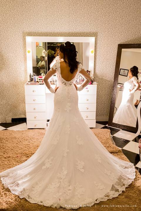 casamento, vestido de noiva, dia da noiva, dia do noivo, buffet maravale, praia grande, decoração rosa vermlho e brando, noivo de terno azul, letras iluminadas, suculentas para casamento, madrinhas de rosa, aline makeup, vé e gravata'