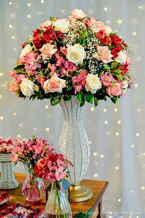 casamento, vestido de noiva, dia da noiva, dia do noivo, buffet maravale, praia grande, decoração rosa vermlho e brando, noivo de terno azul, letras iluminadas, suculentas para casamento, madrinhas de rosa, aline makeup, vé e gravata'