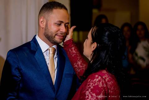 casamento, vestido de noiva, dia da noiva, dia do noivo, buffet maravale, praia grande, decoração rosa vermlho e brando, noivo de terno azul, letras iluminadas, suculentas para casamento, madrinhas de rosa, aline makeup, vé e gravata'