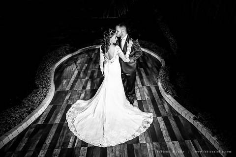 casamento, vestido de noiva, dia da noiva, dia do noivo, buffet maravale, praia grande, decoração rosa vermlho e brando, noivo de terno azul, letras iluminadas, suculentas para casamento, madrinhas de rosa, aline makeup, vé e gravata'