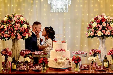 casamento, vestido de noiva, dia da noiva, dia do noivo, buffet maravale, praia grande, decoração rosa vermlho e brando, noivo de terno azul, letras iluminadas, suculentas para casamento, madrinhas de rosa, aline makeup, vé e gravata'