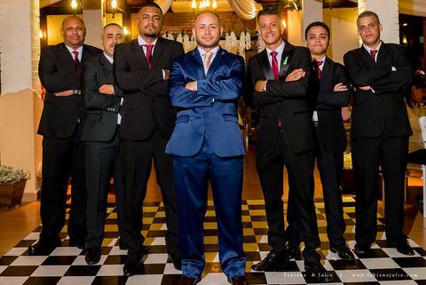 casamento, vestido de noiva, dia da noiva, dia do noivo, buffet maravale, praia grande, decoração rosa vermlho e brando, noivo de terno azul, letras iluminadas, suculentas para casamento, madrinhas de rosa, aline makeup, vé e gravata'