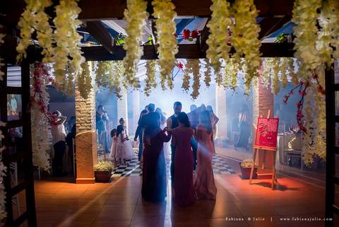 casamento, vestido de noiva, dia da noiva, dia do noivo, buffet maravale, praia grande, decoração rosa vermlho e brando, noivo de terno azul, letras iluminadas, suculentas para casamento, madrinhas de rosa, aline makeup, vé e gravata'