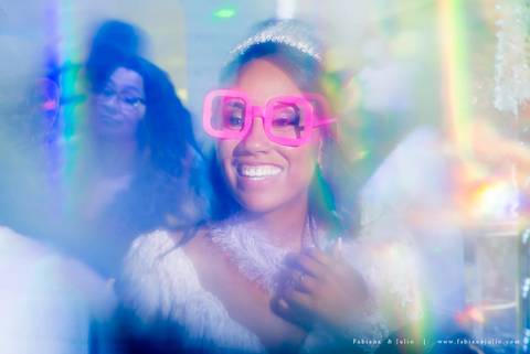 casamento, vestido de noiva, dia da noiva, dia do noivo, buffet maravale, praia grande, decoração rosa vermlho e brando, noivo de terno azul, letras iluminadas, suculentas para casamento, madrinhas de rosa, aline makeup, vé e gravata'