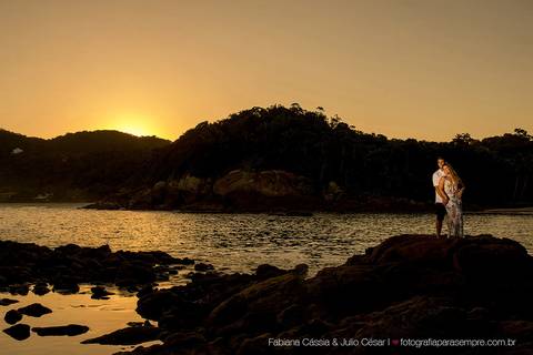 ensaio de casal, praia das conchas, guarujá, fabiana e julio, fotografia para sempre'