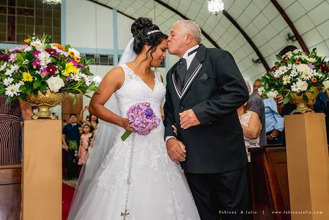 casamento, mariana assis loung, igreja nossa senha das gracas, casamento no celebrar, buque lilas, buque roxo, assessoria carla alverz, bruno brum, fabiana e julio, fotografia para sempre'