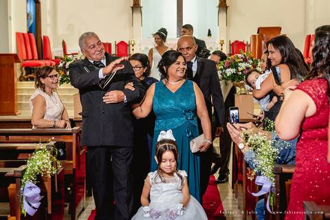 casamento, mariana assis loung, igreja nossa senha das gracas, casamento no celebrar, buque lilas, buque roxo, assessoria carla alverz, bruno brum, fabiana e julio, fotografia para sempre'