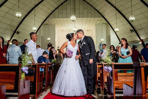 casamento, mariana assis loung, igreja nossa senha das gracas, casamento no celebrar, buque lilas, buque roxo, assessoria carla alverz, bruno brum, fabiana e julio, fotografia para sempre'