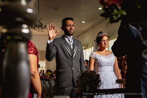 acic, casamento em cubatão, casmento no acic, buquet vermelho, noivos da karla aquino, fabiana e julio, fotografia para sempre, noivos motoqueiros, noivos, casamentos'