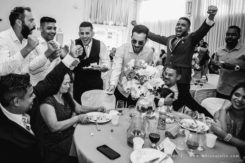 acic, casamento em cubatão, casmento no acic, buquet vermelho, noivos da karla aquino, fabiana e julio, fotografia para sempre, noivos motoqueiros, noivos, casamentos'