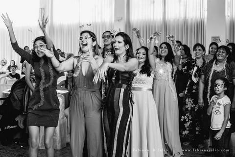 acic, casamento em cubatão, casmento no acic, buquet vermelho, noivos da karla aquino, fabiana e julio, fotografia para sempre, noivos motoqueiros, noivos, casamentos'